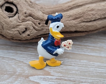 ヴィンテージのドナルドダックピンバッジ。コレクター、記念日