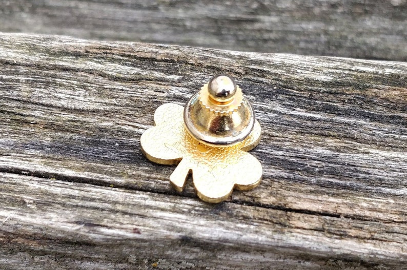 Patrick/'s Day St Clover Lucky Anniversary Shamrock Pin. Vintage Shamrock Tie Tack Brooch