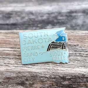 Vintage South Dakota Pin. Americana, Collectable, Gift For Dad, Mom, Birthday