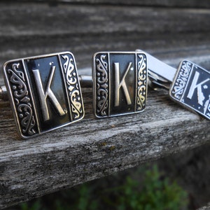 Gemelos y pasador de corbata vintage con monograma K. Regalo para novios, padrinos de boda, papá, boda, aniversario, Navidad y Día del Padre.