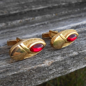 Vintage Red Stone Cufflinks. Gift For Dad, Groom, Groomsmen, Wedding, Anniversary, Birthday, Christmas, Father&#39;s Day.