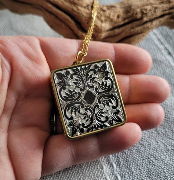 Vintage Gold Music Box Pendant. Impossible Dream.… - image 3