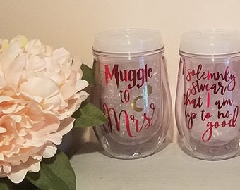 Bridal party wine tumblers with lids