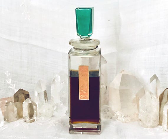 Caron, Pois de Senteur Chez Moi, 'Sweet Peas at Home', 200 ml. or 6.76 oz. Flacon, Parfum Extrait, Baccarat, 1927, Paris, France .. A