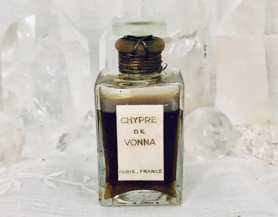 Vonna, Chypre, 'Cyprus', 30 ml. or 1 oz. Flacon, Parfum Extrait, 1936, Paris, France ..