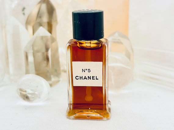 Chanel, No. 5, 7.5 ml. or 0.25 oz Flacon, Parfum Extrait, 1921, 1950, Paris, France ..