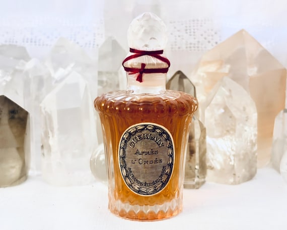 Guerlain, Après L'Ondée, Apres L'Ondee, 'After the Rain', 30 ml. of 1 oz. Flacon, Louis XV Flacon, Parfum Extrait, 1906, 1967, Paris, France