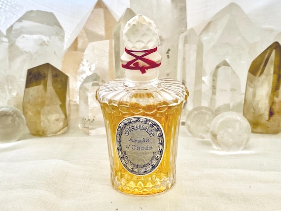 Guerlain, Après L'Ondée, Apres L'Ondee, 'After the Rain', 30 ml. of 1 oz. Flacon, Louis XV Flacon, Parfum Extrait, 1906, 1984, Paris, France