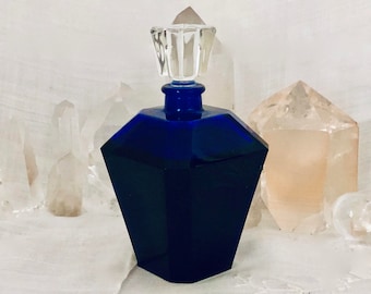 Guerlain, Guet-Apens, &#39;Ambush&#39;, 120 ml. or 4 oz. Flacon Lanterne, Eau de Parfum, 1990’s, Paris, France ..