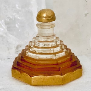 Richard Hudnut, La Pyramide, &#39;The Pyramid&#39;, 7.5 ml. or 0.25 oz. Flacon, Parfum Extrait, Julien Viard, 1927, Paris, France ..