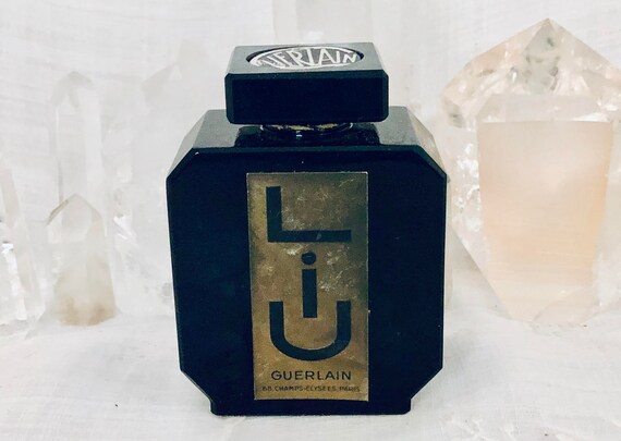 Guerlain, Liu, 80 ml. or 2.7 oz. Flacon, , Parfum Extrait, Flacon Tabatiere, 1938, Paris, France ..