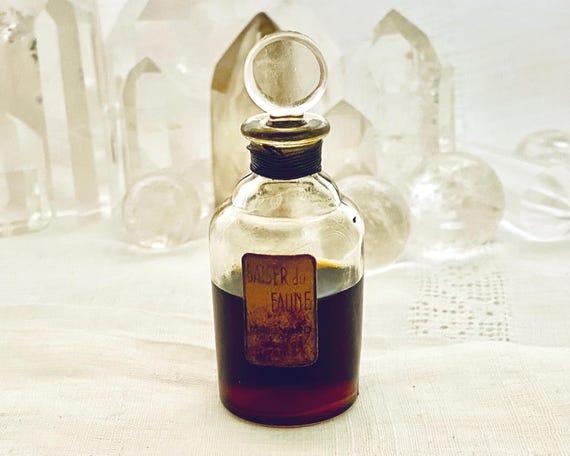 Molinard, Baiser du Faune, 15 ml. or 0.5 oz. Flacon, Parfum Extrait, 1929, Paris, France ..