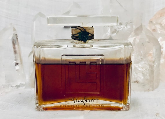 Lucien Lelong, Taglio, 'Styling', 45 ml. or 1.5 oz. Flacon, Parfum Extrait, 1943, Paris, France ..