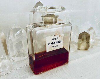 SAMPLE .. Chanel, No. 22, DECANTED SAMPLE from Flacon, Parfum Extrait,  1923, 1930, Paris, France ..