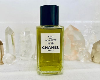 Chanel No. 19 15 Ml. or 0.5 Oz. Flacon Parfum Extrait -  Sweden