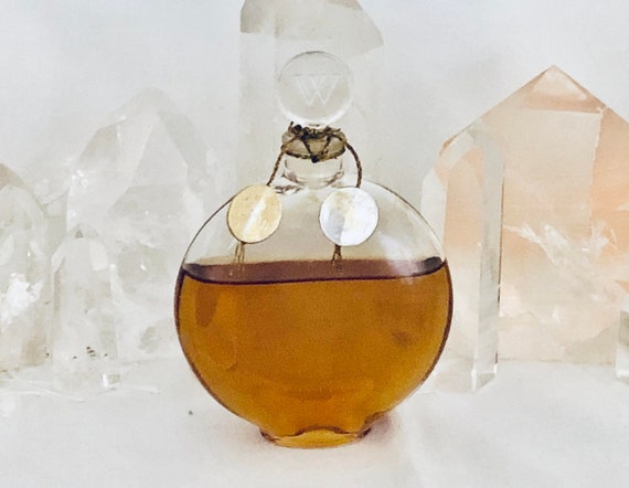 Worth, Vers la Jour, 'Towards the Dawn', 50 ml., 1.76 oz. Flacon, Parfum Extrait, Lalique, 1925, Paris, France ..