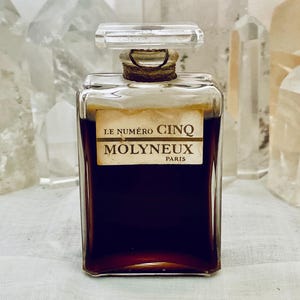 Molyneux, Le Numéro Cinq, &#39;Number Five&#39;, 30 ml. or 1 oz. Flacon, Parfum Extrait, 1928, 1950, Paris, France ..