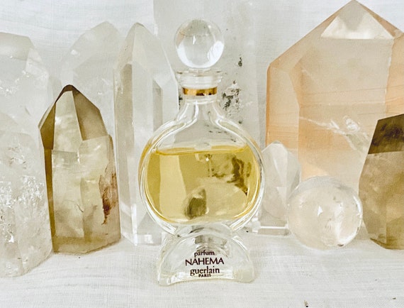 Guerlain, Nahéma, Nahema, 7.5 ml. or 0.25 oz. Flacon, Pure Parfum Extrait, Flacon Nahema, 1979, Paris, France ..