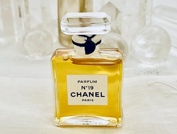 Chanel, No. 19, 7.5 ml. or 0.25 oz. Flacon, Parfum Extrait, 1970, 1980, Paris, France ..