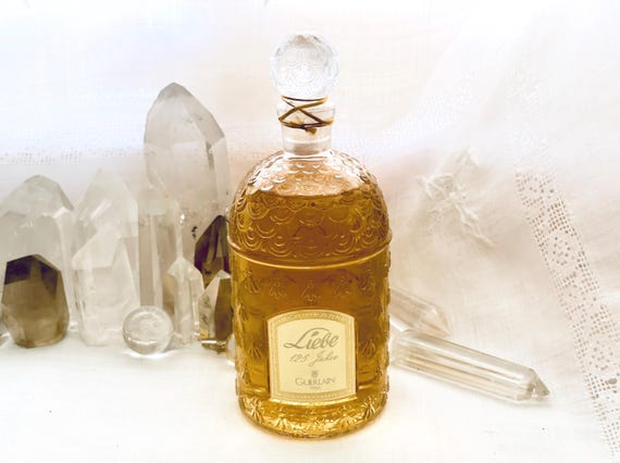 Guerlain, Après L'Ondée, Apres L'Ondee, 'After the Rain', 250 mls. or 8.45 oz. Eau de Toilette, Flacon Abeilles, 1906, 1996, Paris, France