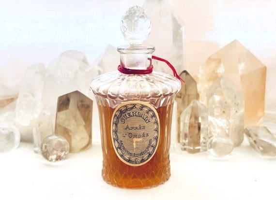 Guerlain, Après L'Ondée, Apres L'Ondee, After the Rain, 80 ml. of 2.7 oz. Flacon, Parfum Extrait, Flacon Empire, 1906, 1935, Paris, France .