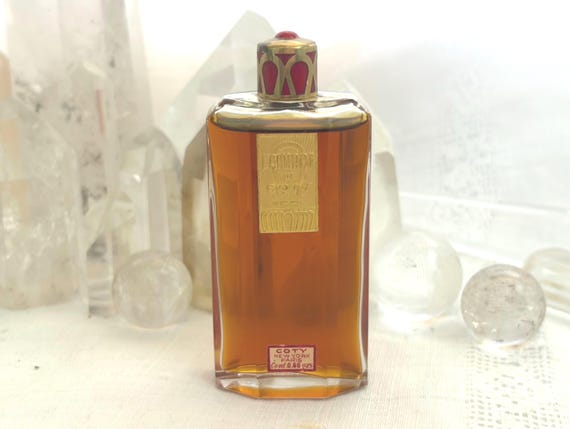 Coty, L'Aimant, 'Magnet', 24 ml. or 0.8 oz. Flacon, Parfum Extrait, Coty Glassworks, 1927, 1935, Paris, France ..