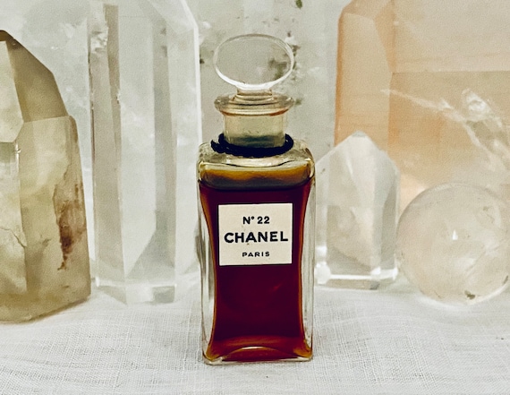Chanel, No. 22, 7.5 ml. or 0.25oz. Flacon, Eau de Toilette, 1923, 1940, Paris, France ..