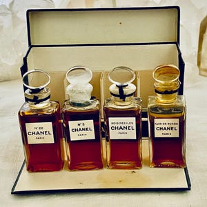 Chanel, Coffret Set, Cuir de Russie, No. 22, Bois des Iles, No. 5, 4 x 7.5 ml. or 0.25 oz. Flacons, Parfum Extrait, 1924, Paris, France ..
