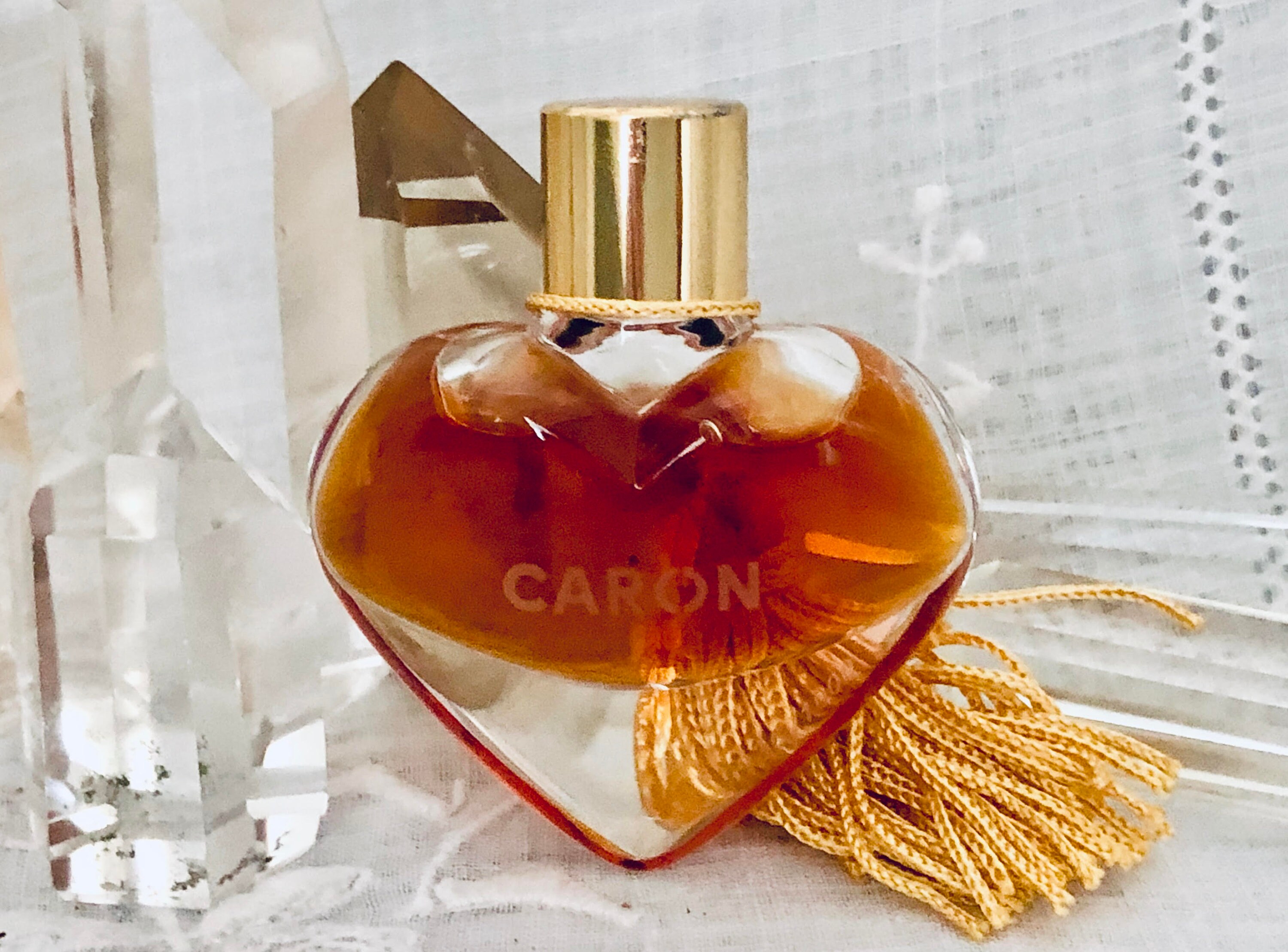 未使用★CARON・キャロン香水★The Heart of CARON Caron, Coeur De Caron, Montaigne, 7.5 Ml. or 0.25 Oz. Flacon