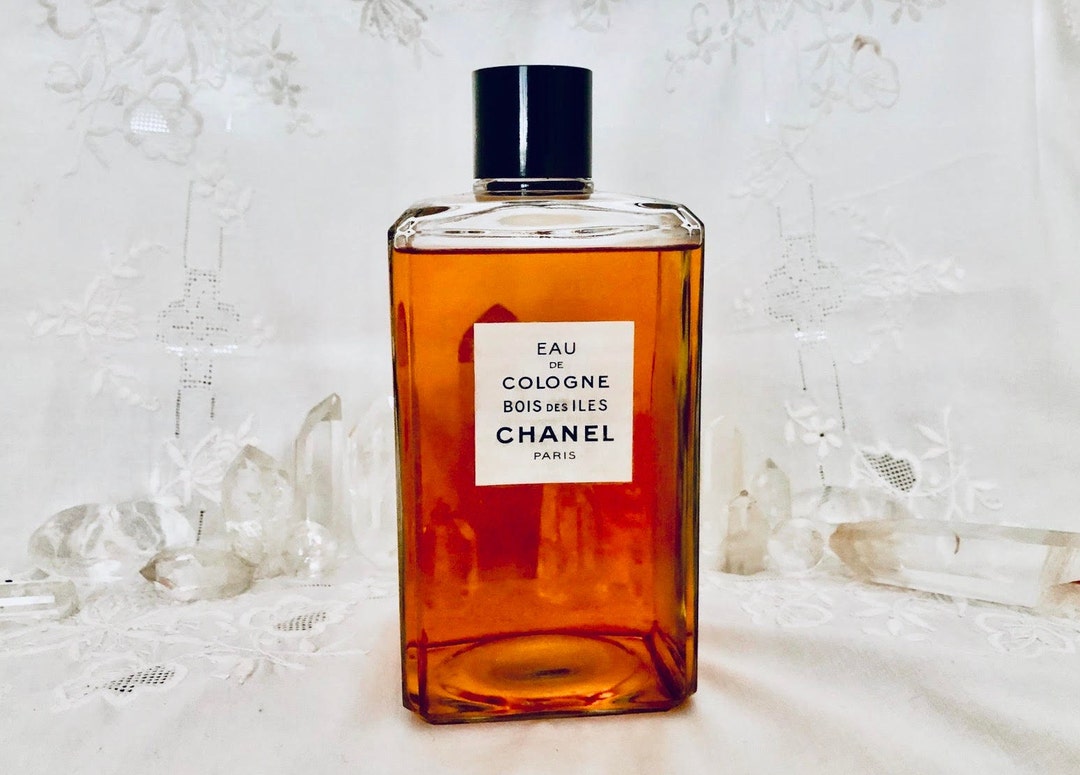 SAMPLE .. Chanel, Bois Des Iles, 'woods of the Isles', DECANTED SAMPLE