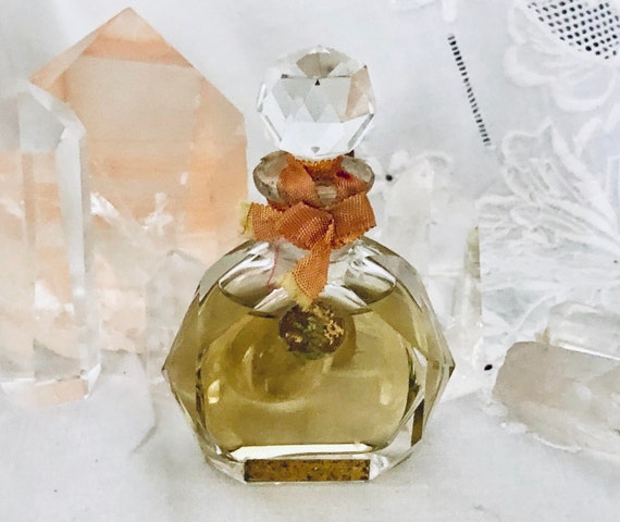 Bristow & Sons, English Wallflower, 30 ml. or 1 oz. Flacon, Parfum Extrait, 1930, London, England ..