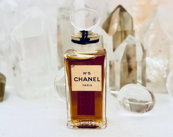 Chanel, No. 5, 7.5 ml. or 0.25 oz Flacon, Parfum Extrait, 1921, 1950, Paris, France ..