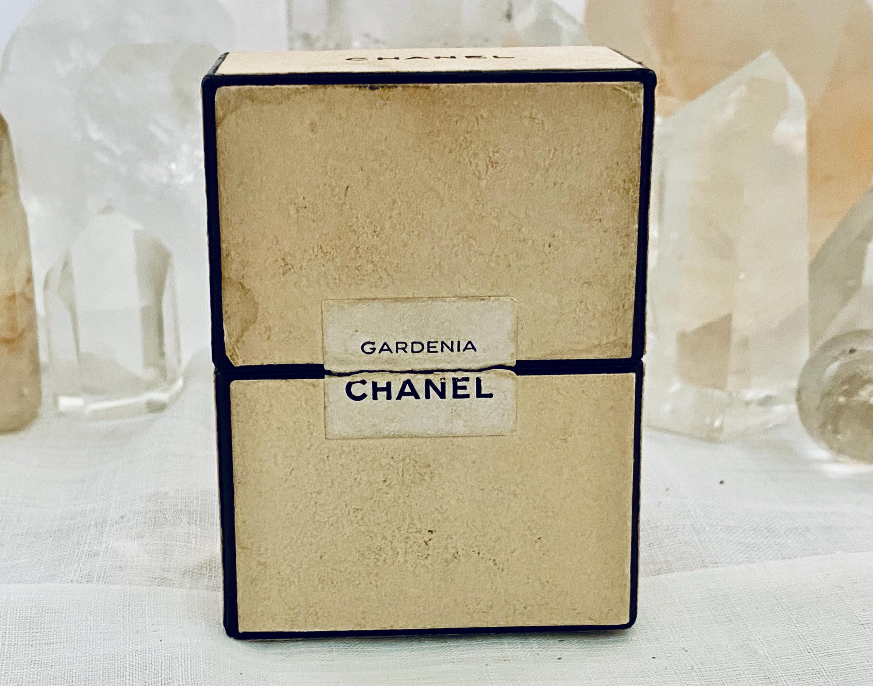 Chanel, Gardénia, Gardenia, 10 Ml. or 0.35 Oz. Flacon Chanel, Gardénia, Gardenia, 10 Ml. or 0.35 Oz. Flacon