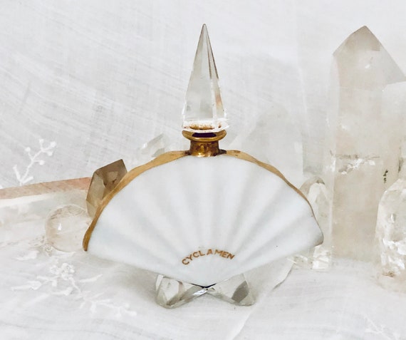 Cyclamen perfume hot sale