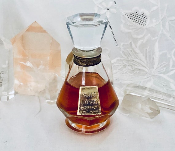 Jacques Fath, Fath’s Love, 60 ml. of 2.03 oz. Flacon, Parfum Extrait, 1961, Paris, France ..