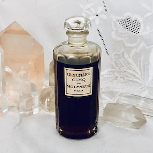 Molyneux, Le Numéro Cinq, &#39;Number Five&#39;, 40 ml. or 1.35 oz. Flacon, Parfum Extrait, 1928, Paris, France ..