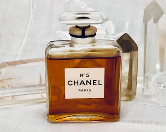 N°5 CHANEL PARISひとつのみ Chanel Black Glitter Resin Chanel No. 5 Parfum Brooch | Yoogi's Closet