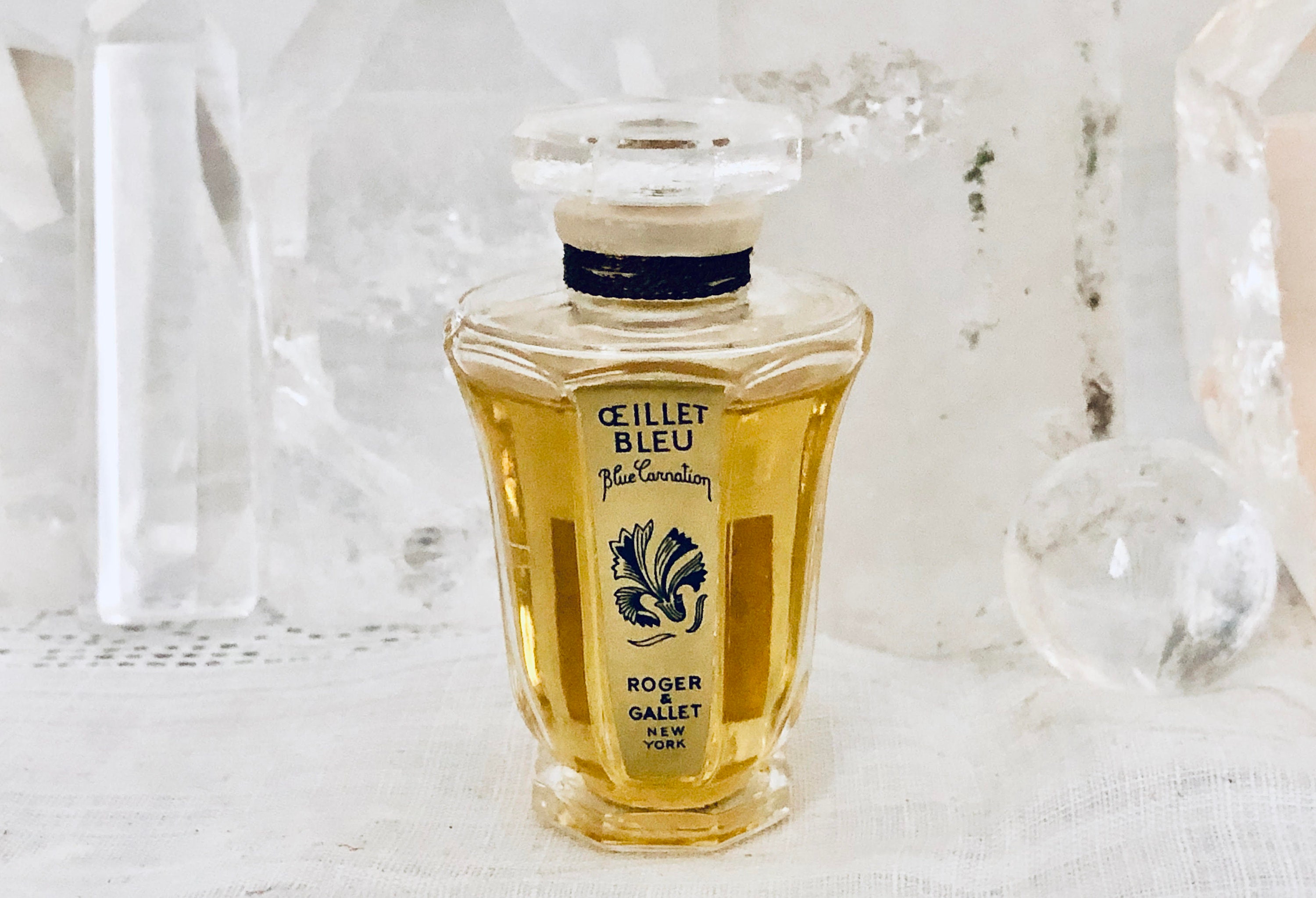 Blue carnation perfume hot sale