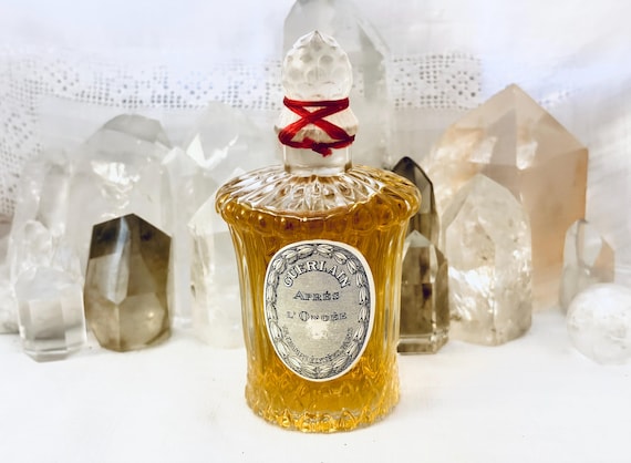 Guerlain, Après L'Ondée, Apres L'Ondee, After the Rain, 80 ml. of 2.7 oz. Flacon, Parfum Extrait, Flacon Empire, 1906, 1935, Paris, France