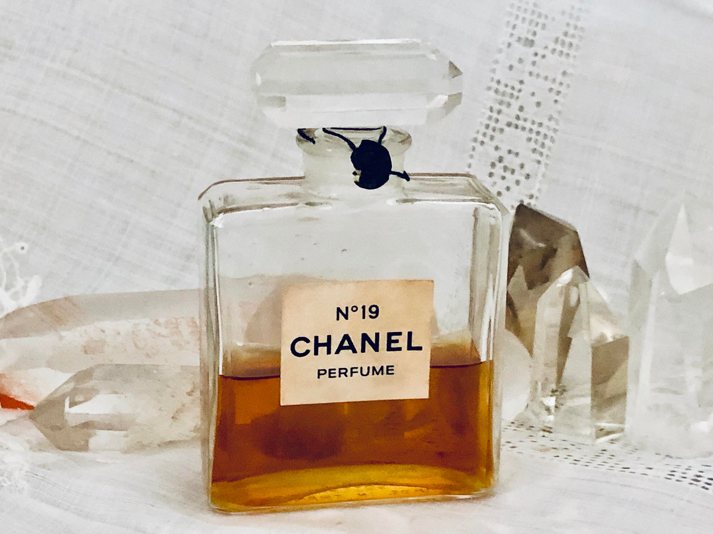 SAMPLE .. Chanel No. 19 DECANTED SAMPLE From Flacon Parfum