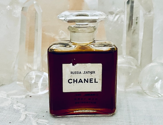 Chanel, Russia Leather, Cuir de Russie, 15 ml. or 0.5 oz. Flacon, Parfum Extrait, 1921, 1935, Paris, France ..