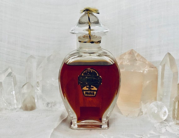 Guerlain Guerlinade 80 ml. or 2.7 oz 1923 Queen Victoria of Spain Perfume Ad