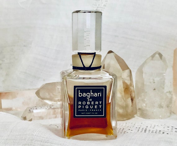 Robert Piguet, Baghari, 30 ml. 1.05 oz. Flacon, Parfum Extrait, 1949, Paris, France ..
