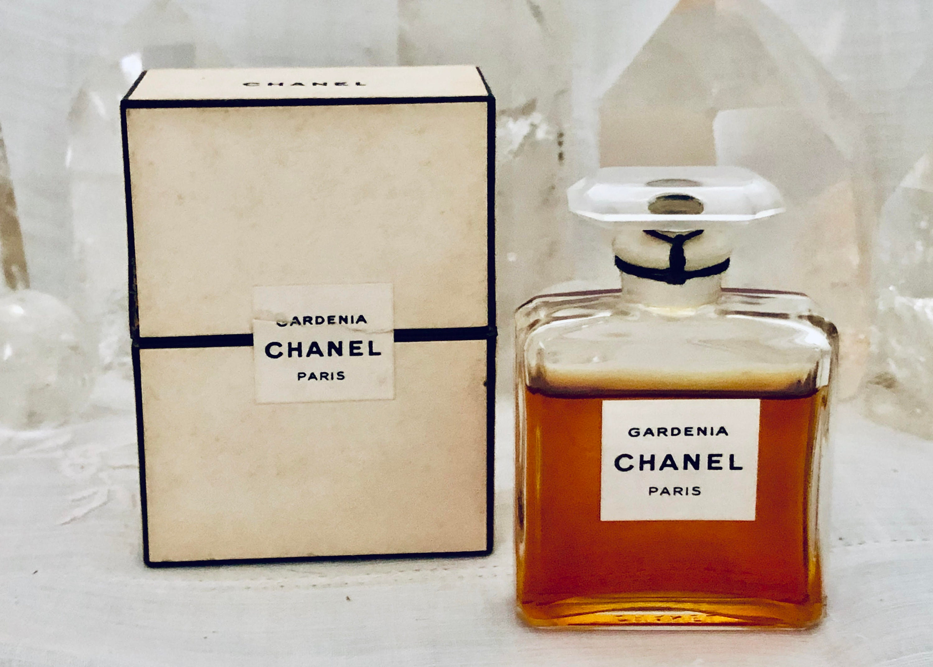 SAMPLE .. Chanel Gardénia Gardenia DECANTED SAMPLE From 