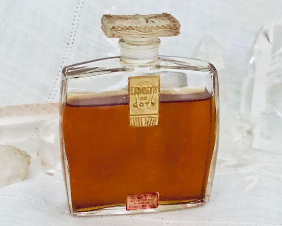 Coty, L'Aimant, 'Magnet', 48 ml. or 1.6 oz. Flacon, Parfum Extrait, 1927, Lalique, Paris, France ..