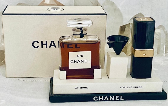 Chanel, No. 5, Coffret Set, 15 ml. or 0.5 oz. Flacon, Parfum Extrait, 10 ml. Parfum Extrait Refillable Travel Case, 1924, 1960, Paris, Franc