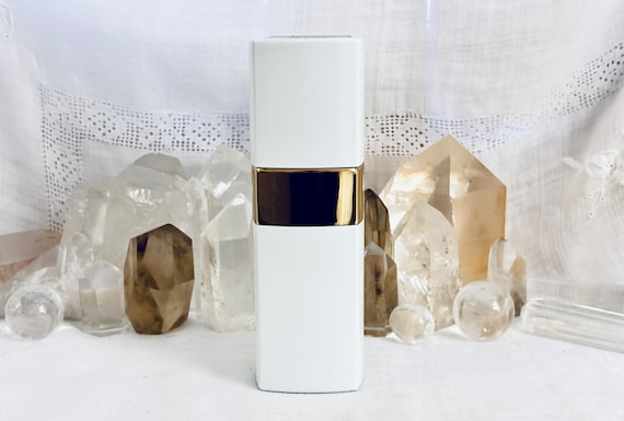 Chanel, No. 22, 50 ml. or 1.7 oz. Flacon, Eau de Toilette Spray, 1923, 1960, Paris, France ..