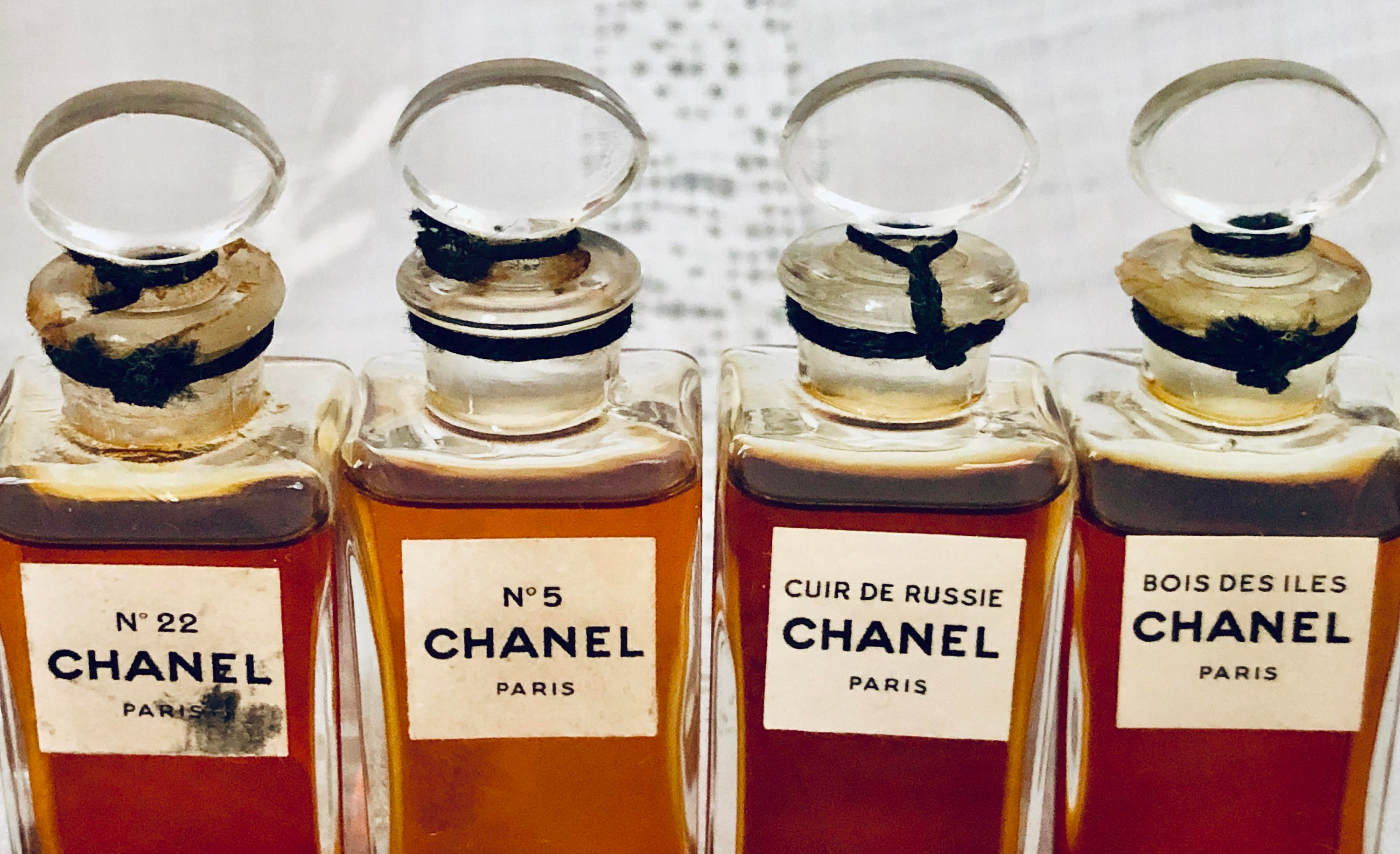 Chanel Coffret Set Cuir De Russie No. 22 Bois Des Iles 