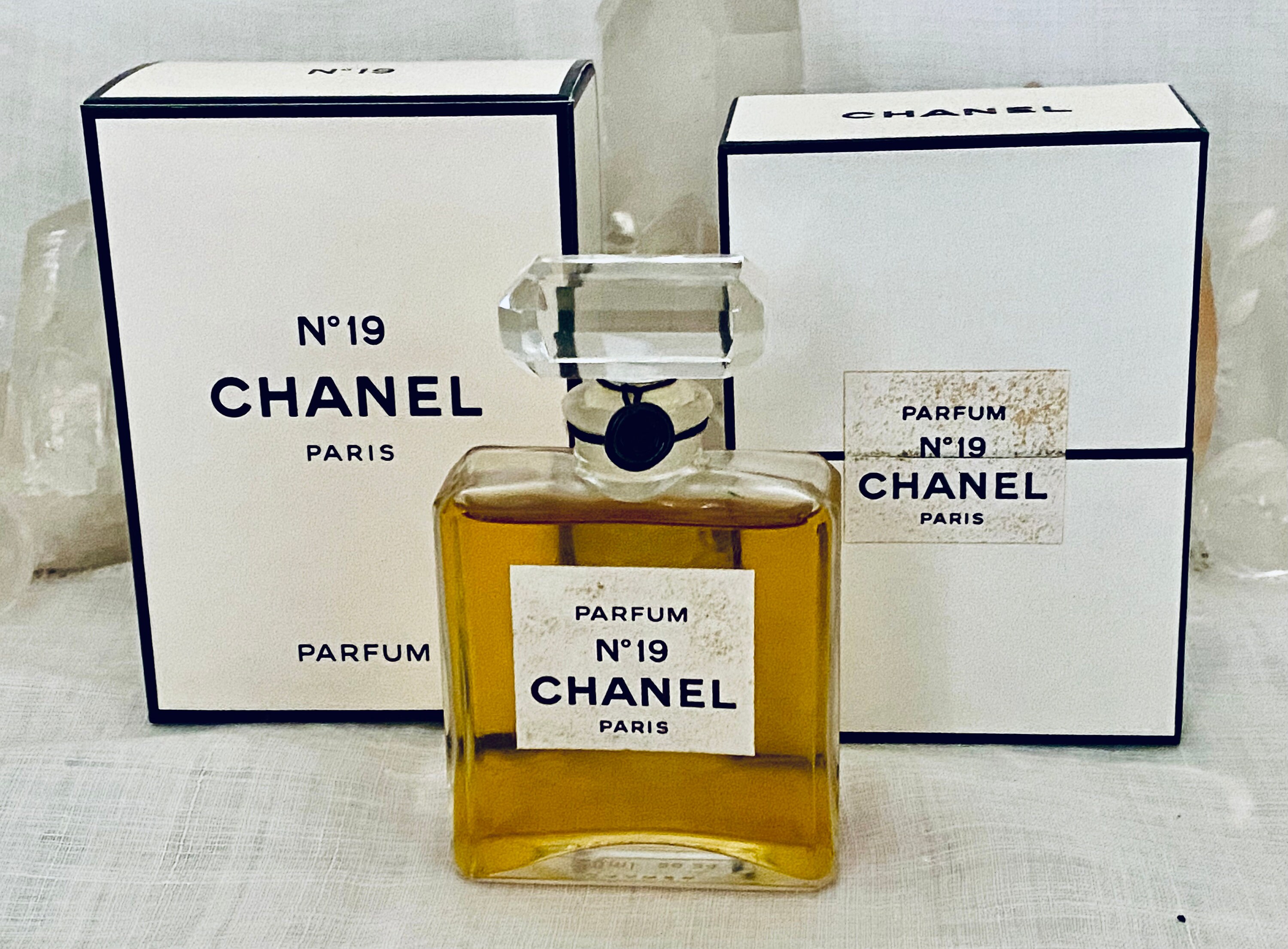 CHANEL N°19 パルファム　アトマイザー 10ml　1970年代 il_fullxfull.4526848975_duee.jpg
