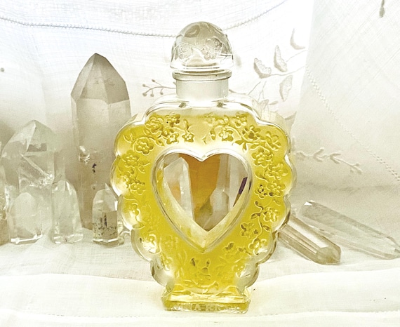 READ ... Nina Ricci, Coeur Joie, 'Joyful Heart', 60 ml. or 2 oz. Flacon, Eau de Toilette, Lalique, 1946, 1970, Paris, France .. READ